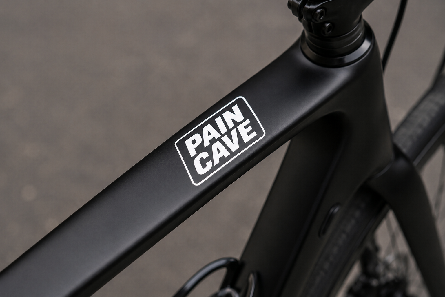 Sticker "PAIN CAVE"